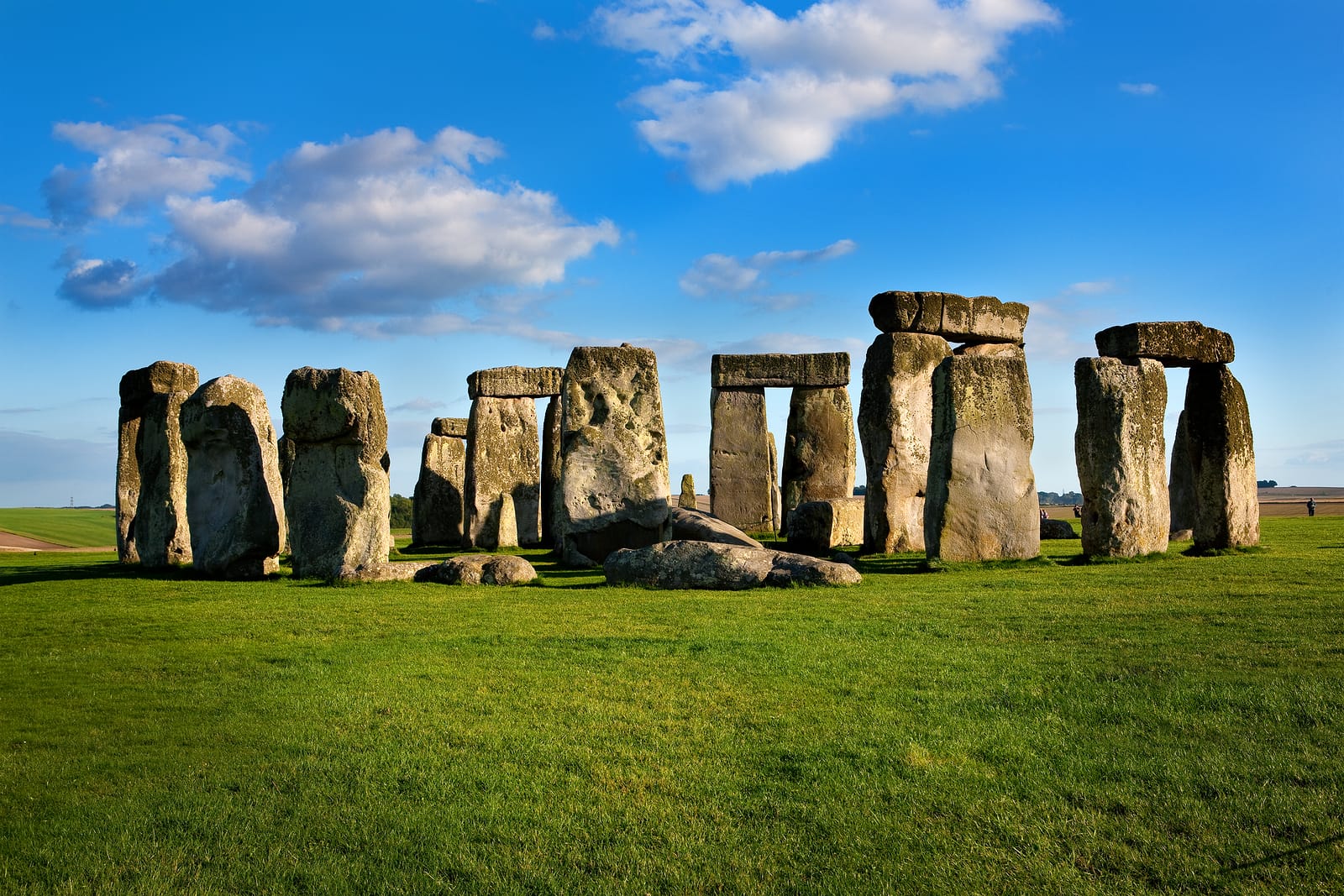 London/Heathrow to Stonehenge, Salisbury & Winchester Cathedral