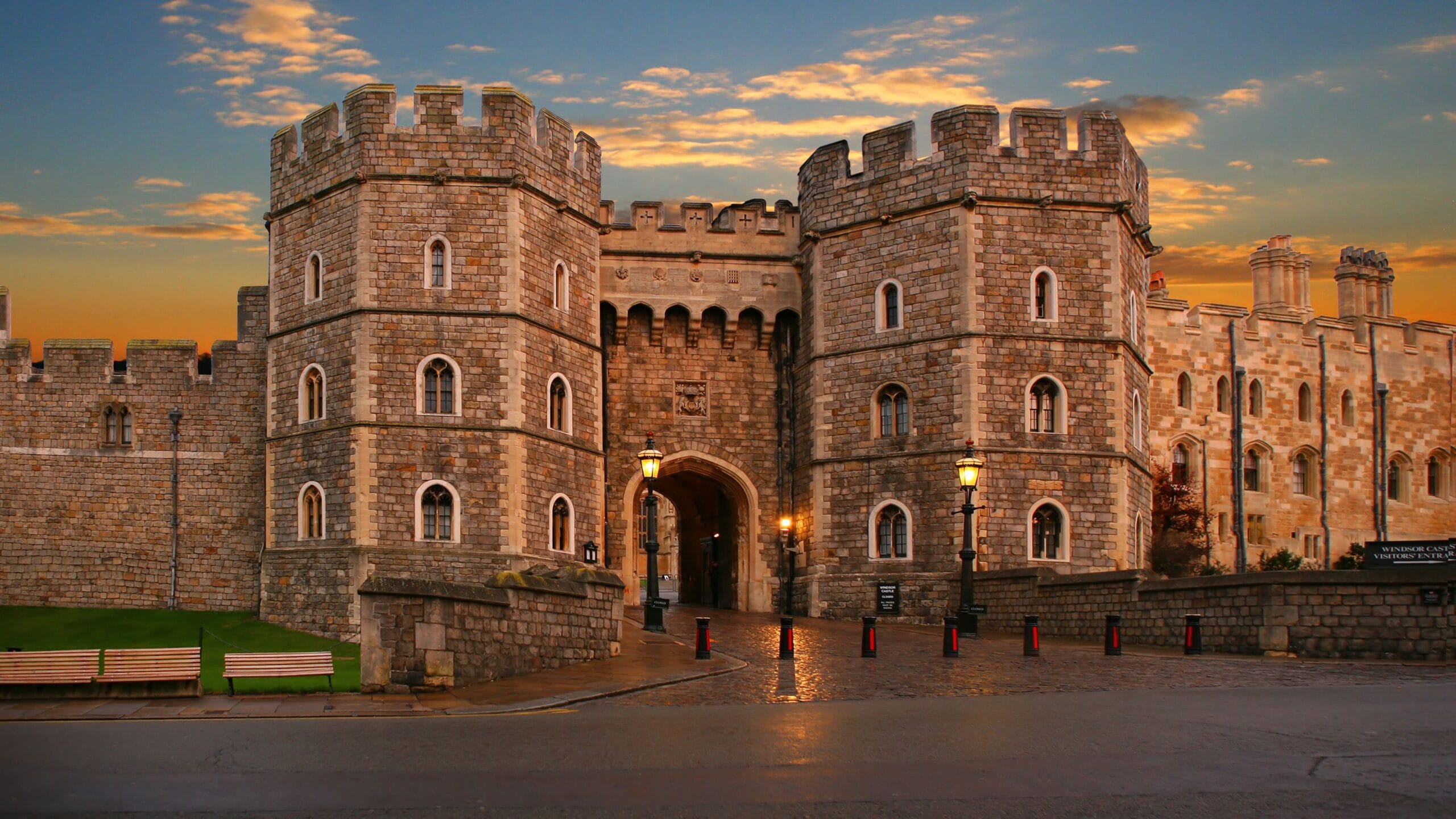 London/Heathrow to Windsor Castle & Stonehenge